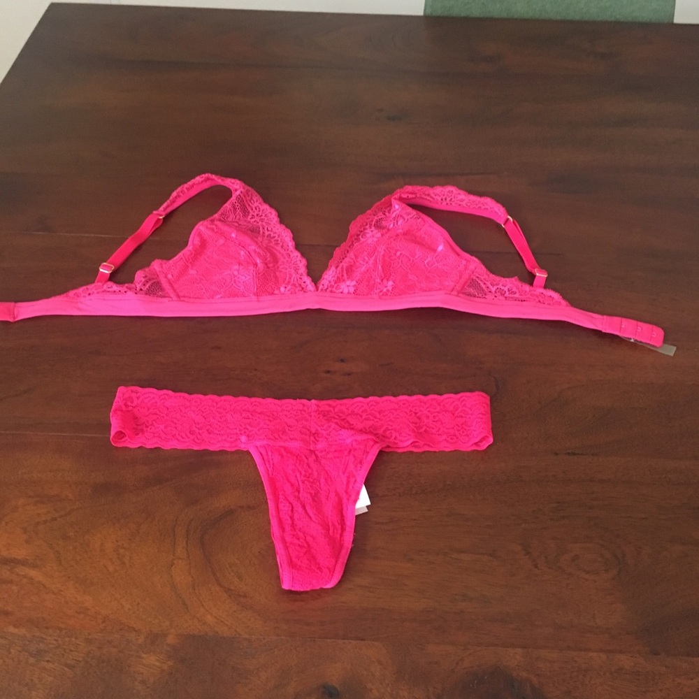 Naja bra and underwear fuschia, hot pink